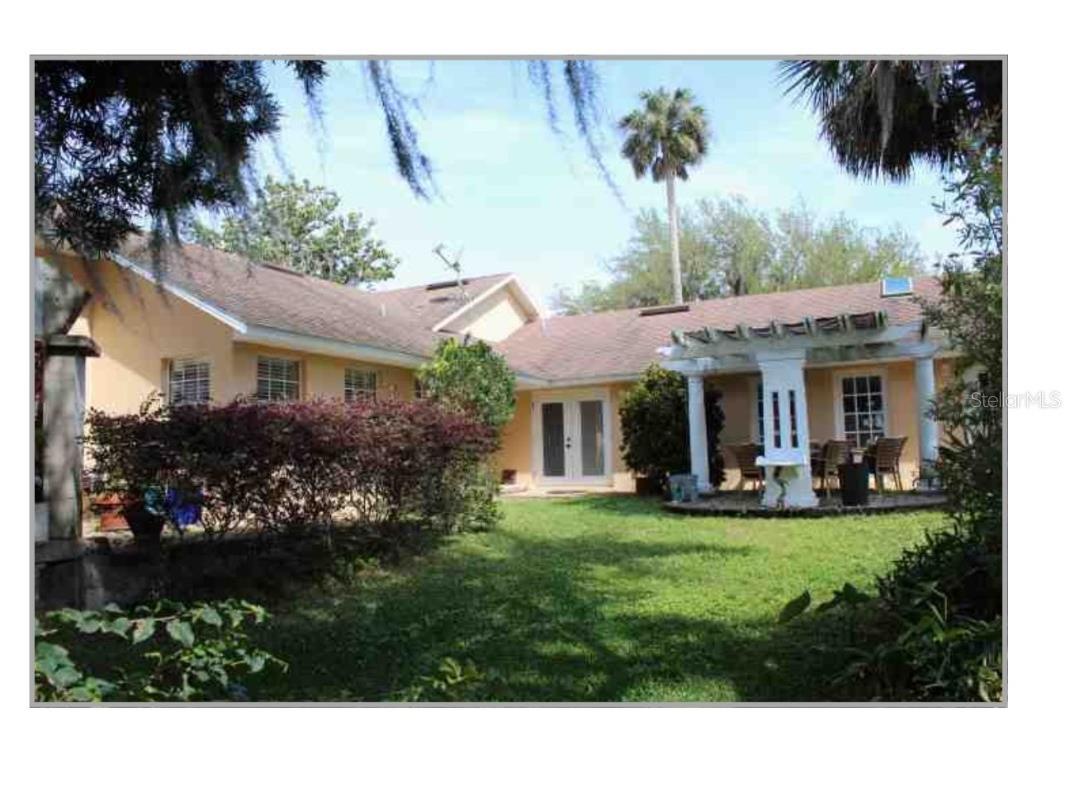 1098 Lucerne Drive Mount Dora FL 32757 - LAKE DORA HARRIS CHAIN G5081215 image1