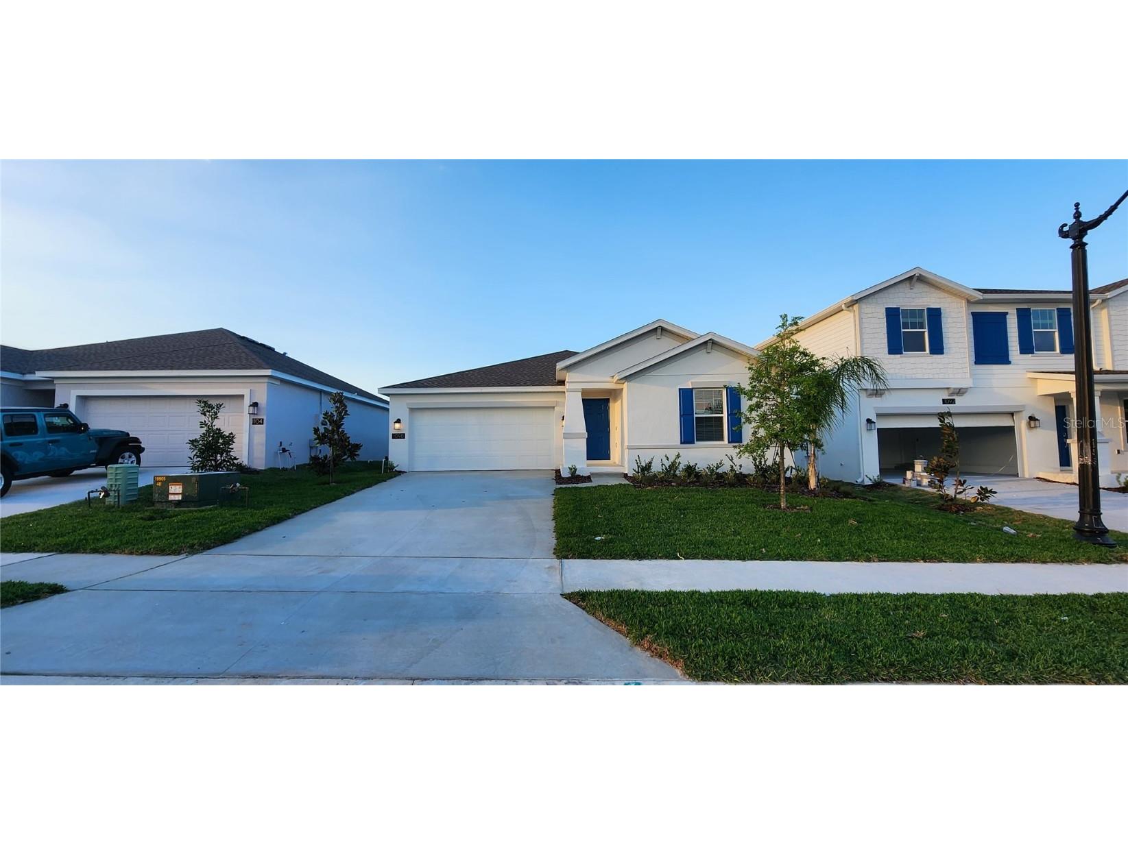 1098 Peach Creek Drive Osteen FL 32764 O6068329 image1