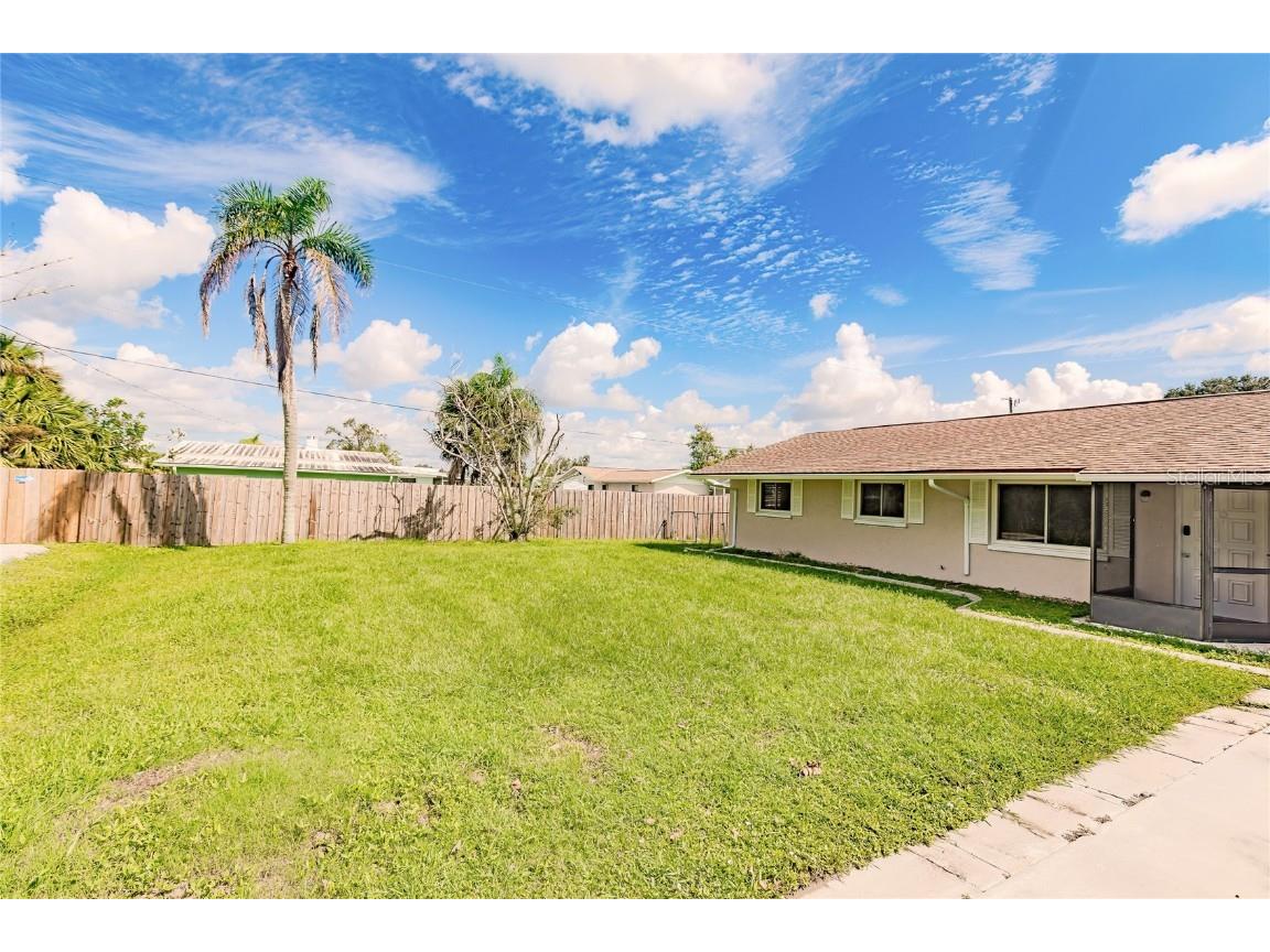 1099 Iowa Avenue Englewood FL 34223 A4659809 image1