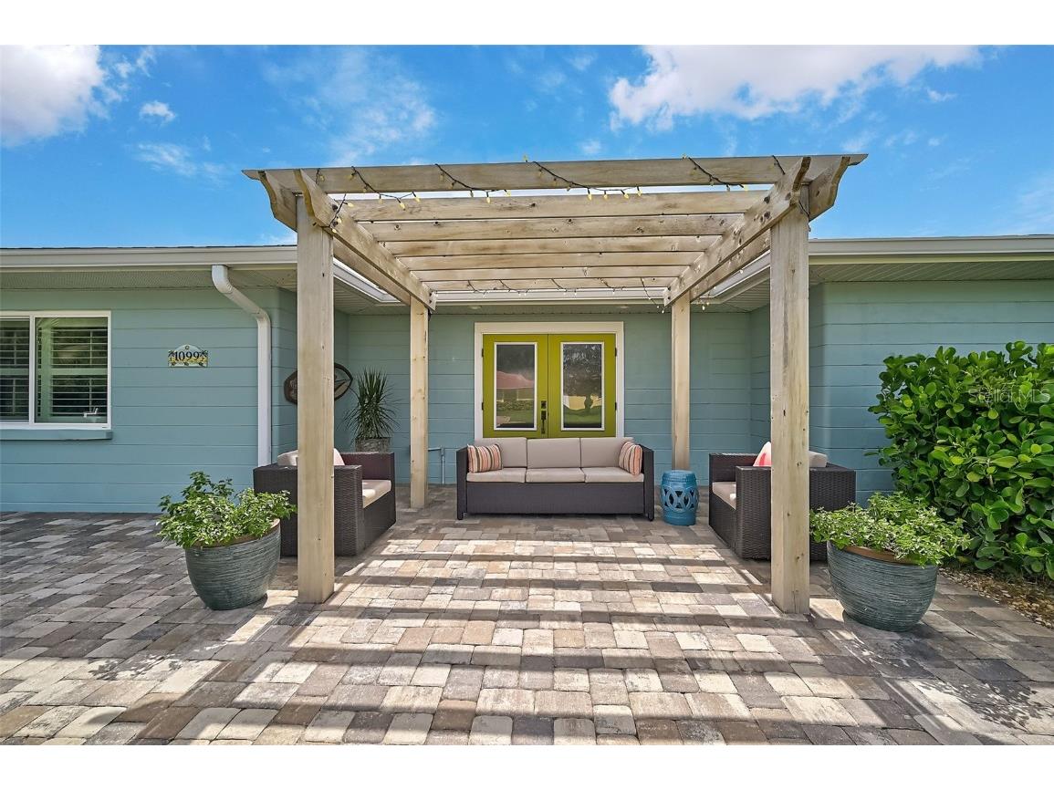 1099 Nokomis Avenue S Venice FL 34285 N6141252 image1