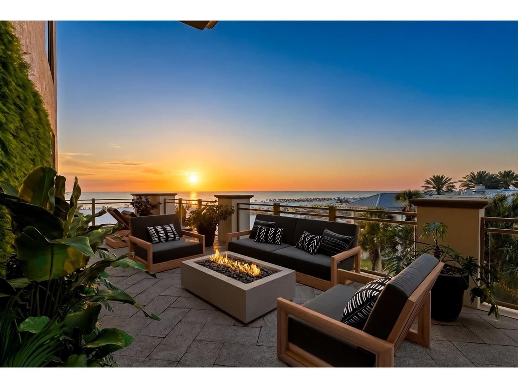 11 Baymont Street #302 Clearwater Beach FL 33767 - GULF OF AMERICA TB8494438 image1