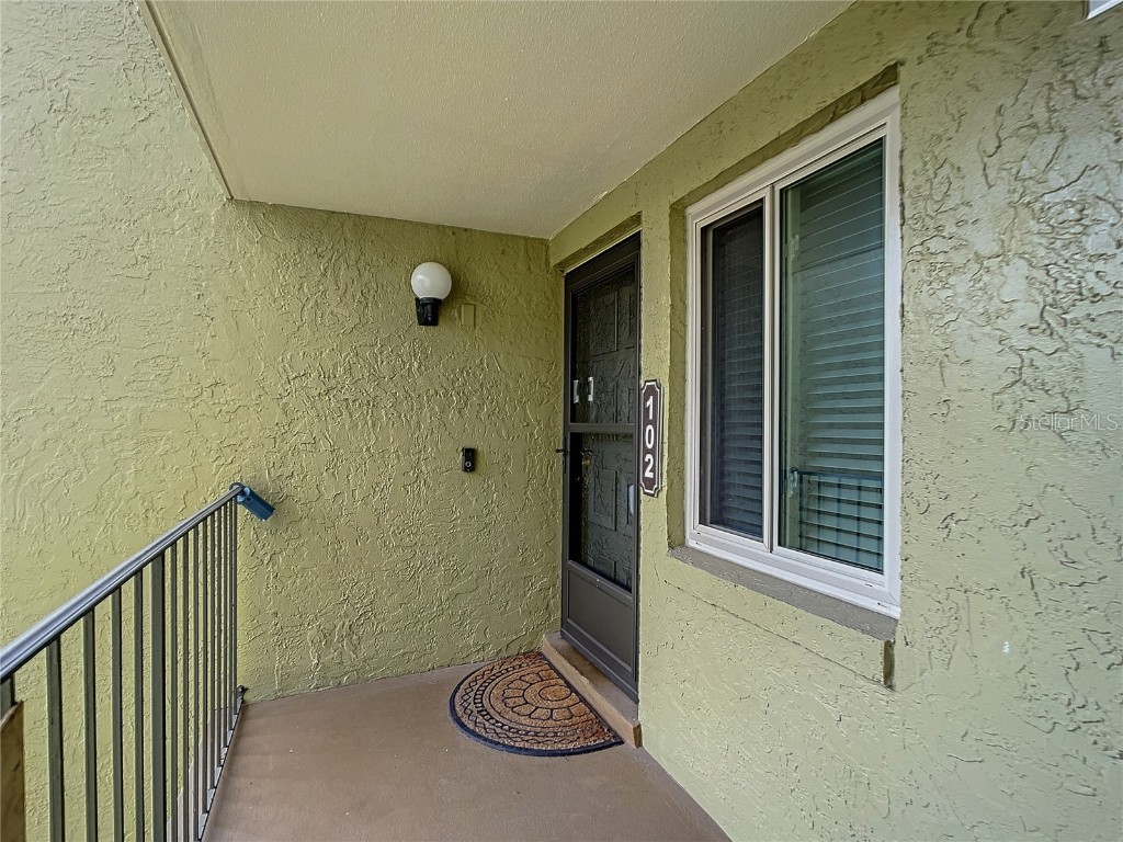 11 Escondido Circle #102 Altamonte Springs FL 32701 O6070797 image1