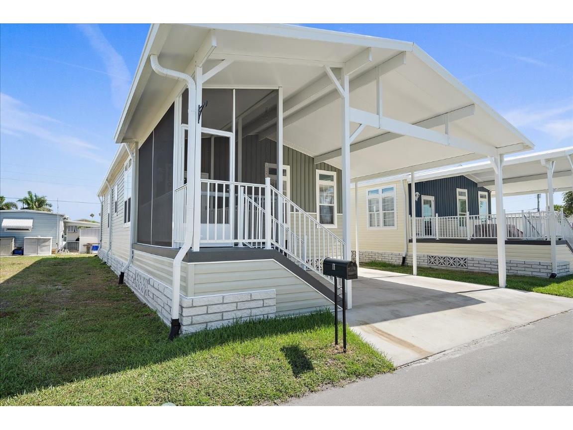 11 Flores Drive Palmetto FL 34221 A4612103 image1