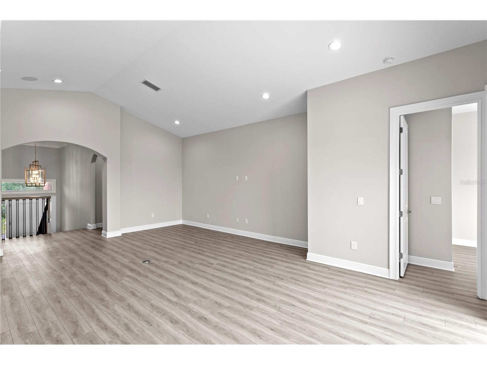 11 Franklin Court S #C Saint Petersburg FL 33711 TB8518866 image8