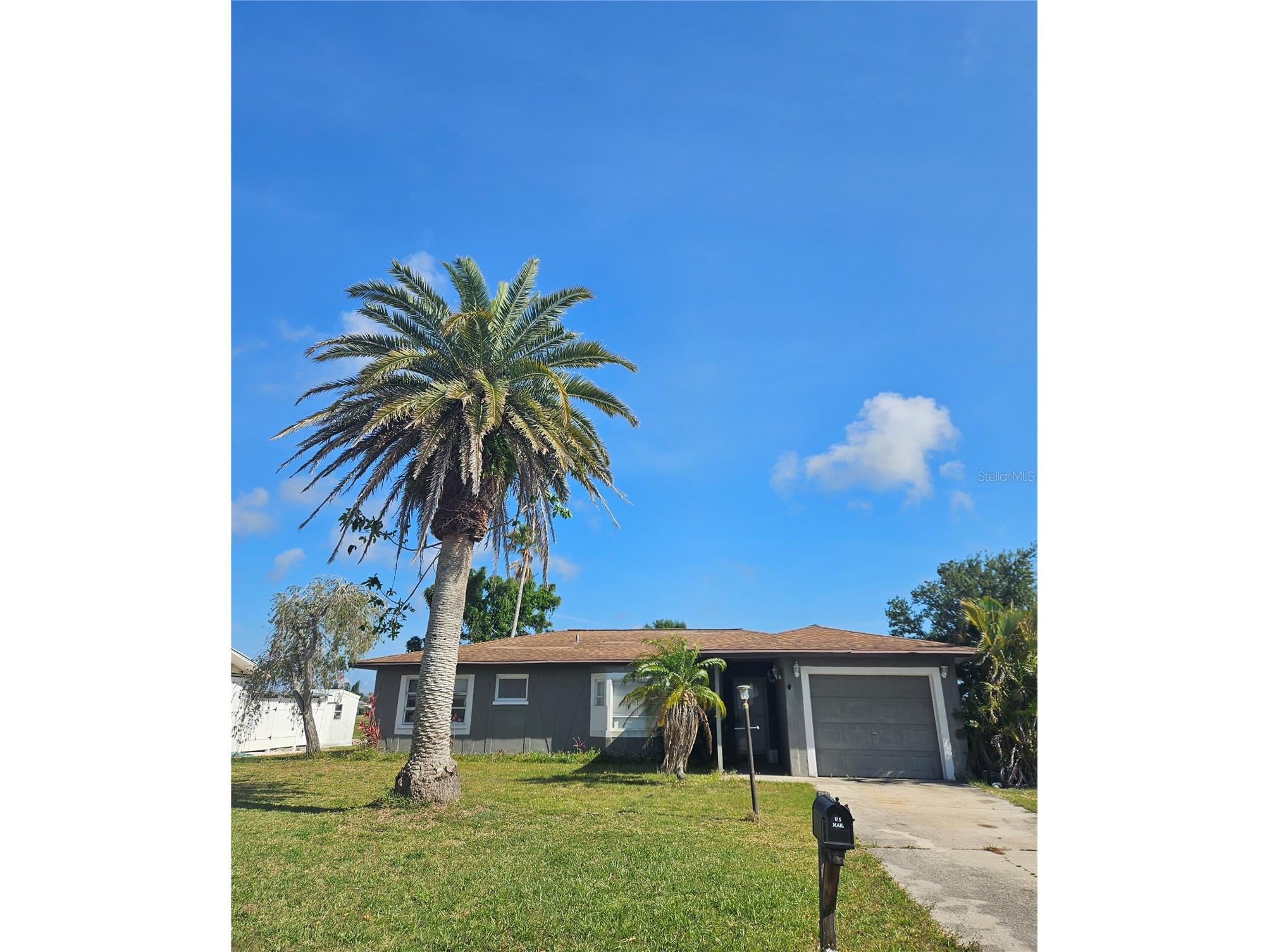11 Golfview Road Rotonda West FL 33947 A4692643 image1