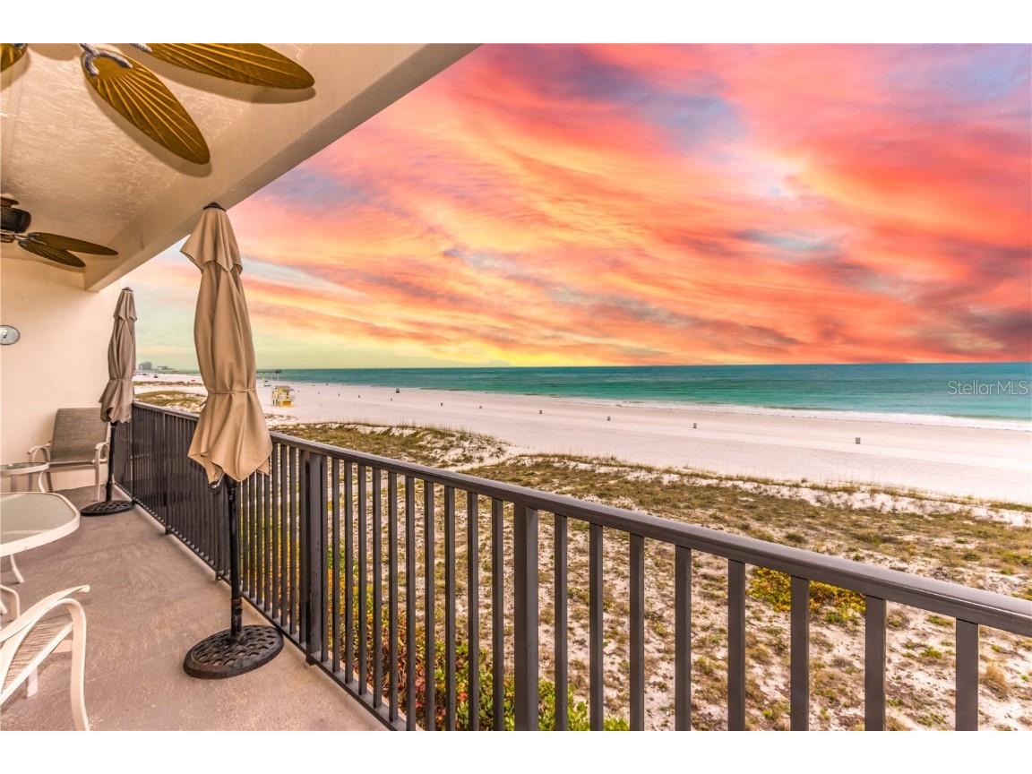 11 Idlewild Street #402 Clearwater Beach FL 33767 U8235668 image1