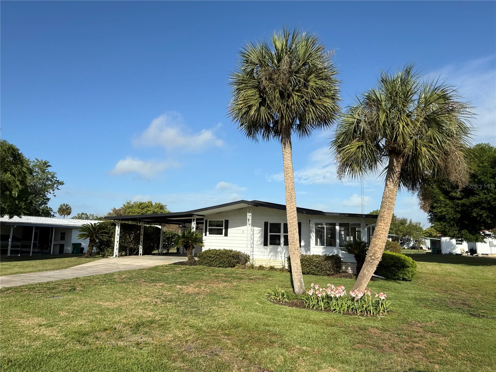 11 N Bobwhite Road Wildwood FL 34785 - LAKE OKAHUMPKA G5110539 image1