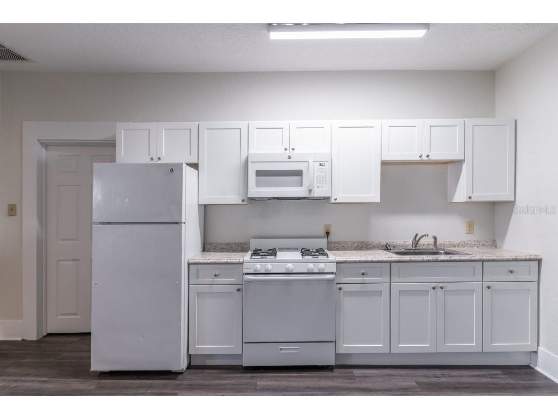 11 N Central Avenue #306 Umatilla FL 32784 O6147568 image1