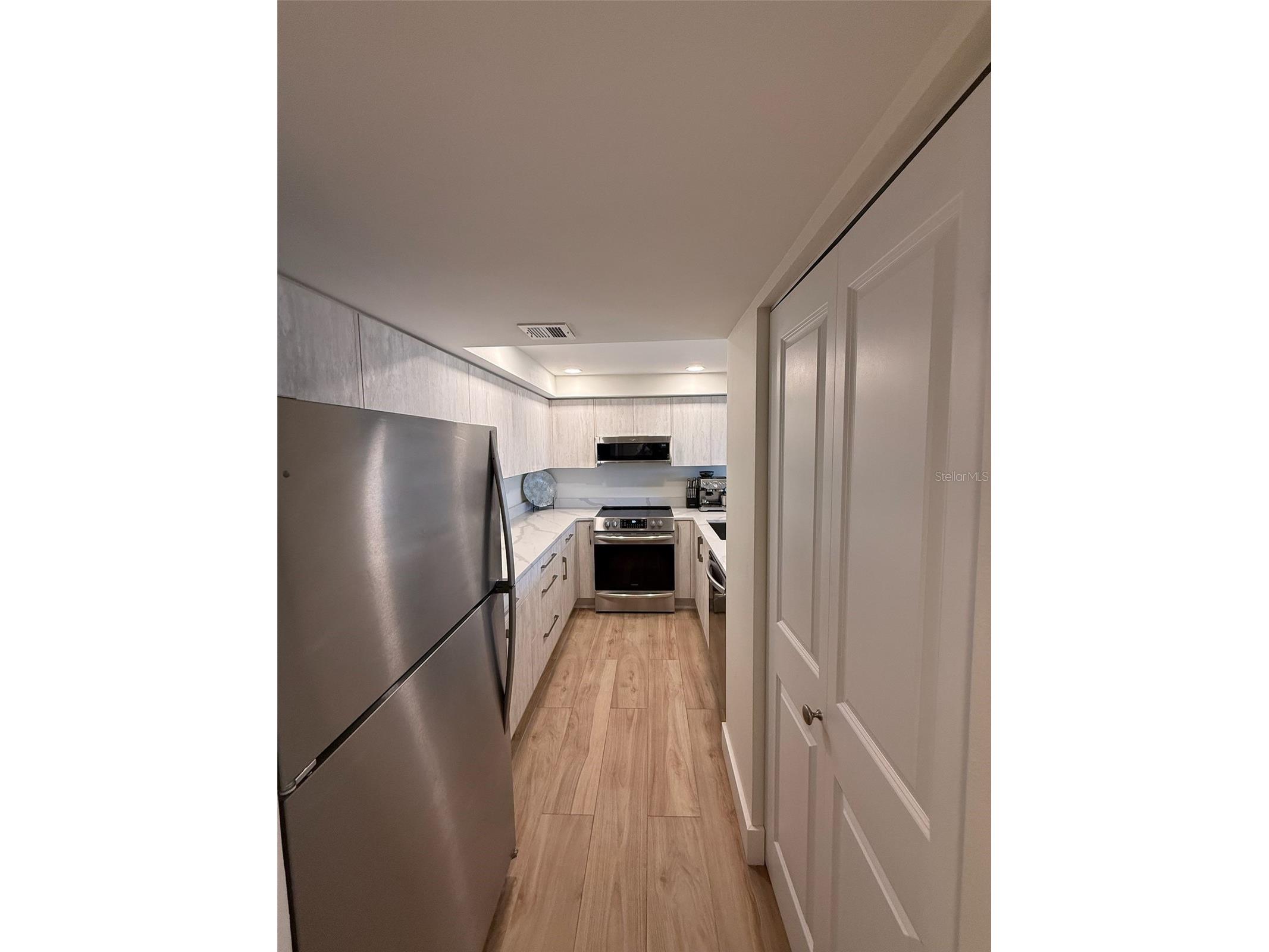 11 Sunset Drive #105 Sarasota FL 34236 A4681841 image5