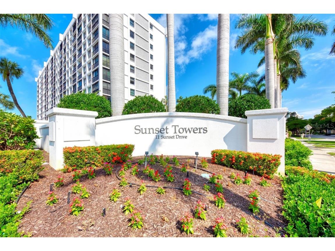 11 Sunset Drive #203 Sarasota FL 34236 A4571111 image1