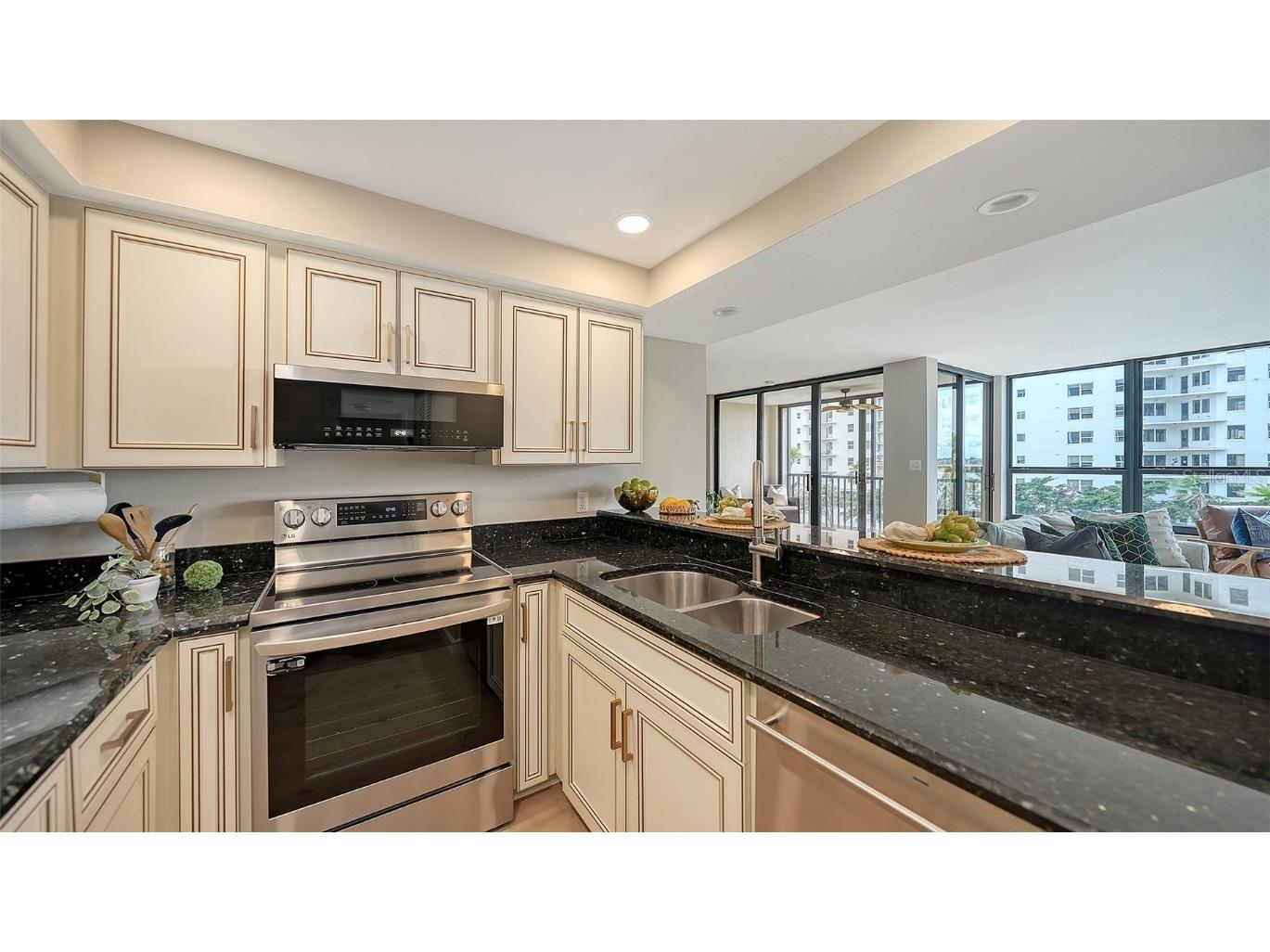 11 Sunset Drive #303 Sarasota FL 34236 A4642099 image10