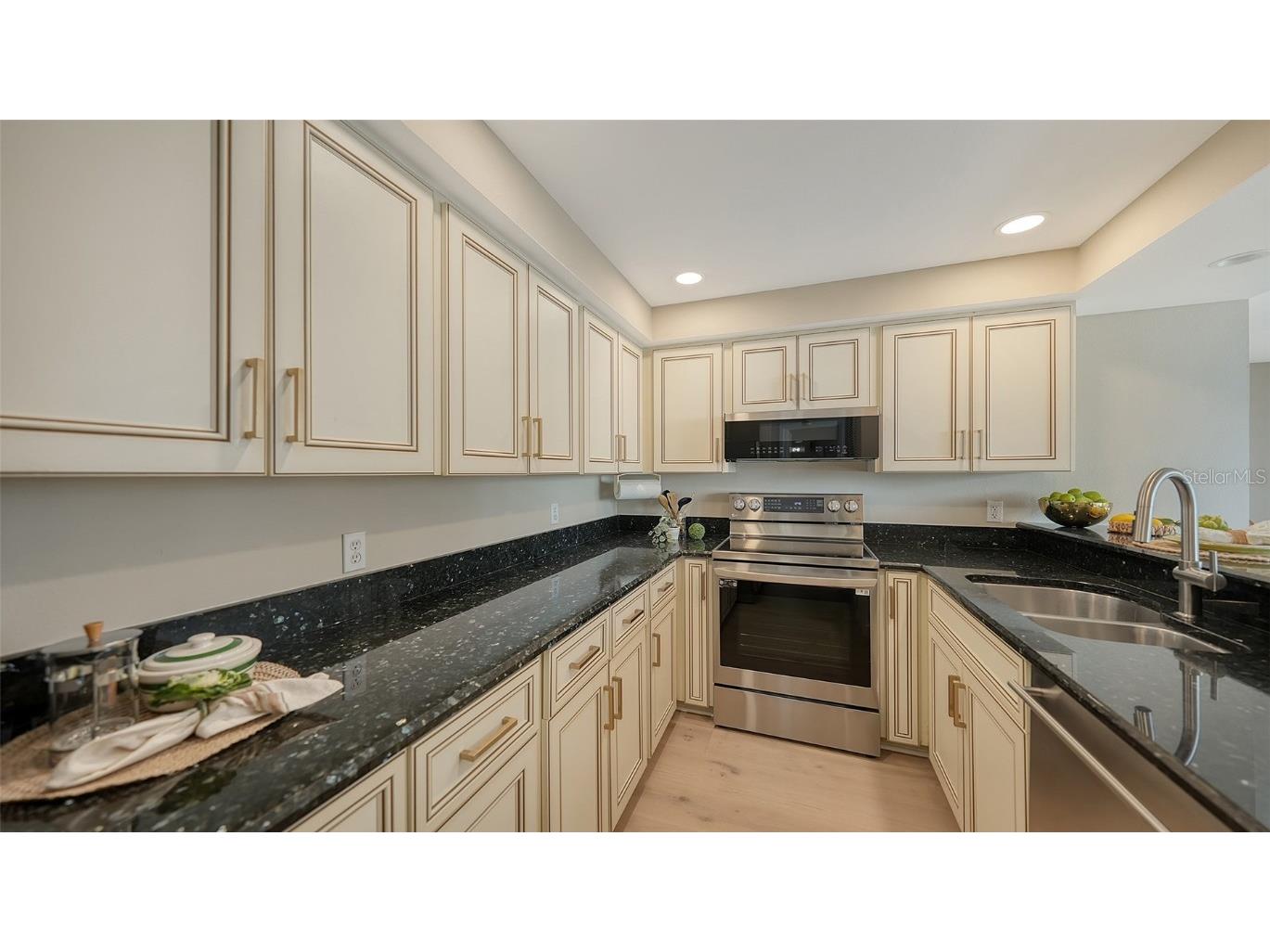 11 Sunset Drive #303 Sarasota FL 34236 A4642099 image11