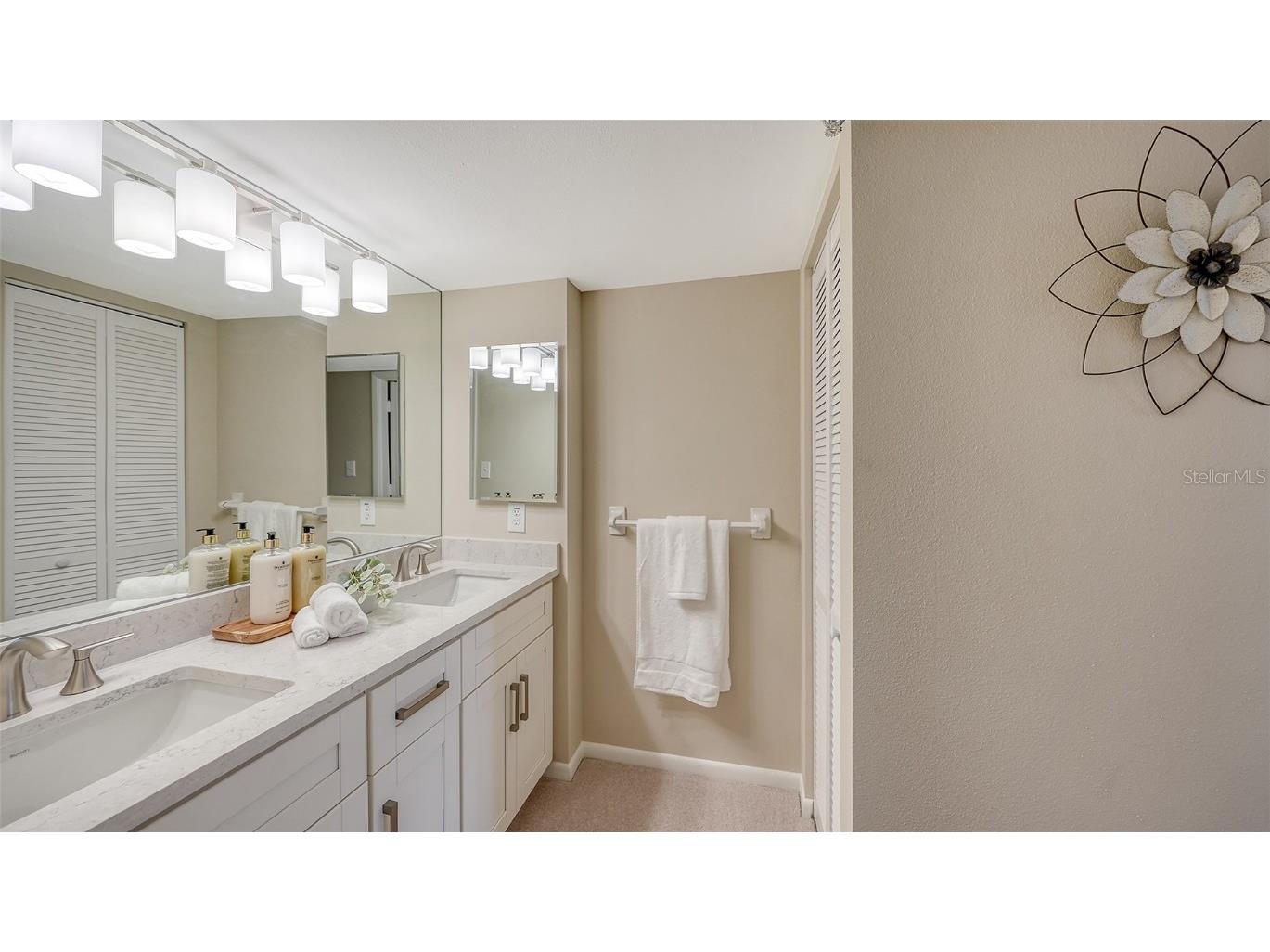 11 Sunset Drive #303 Sarasota FL 34236 A4642099 image25