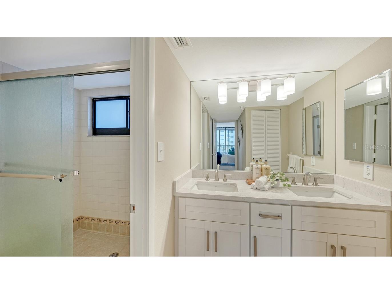 11 Sunset Drive #303 Sarasota FL 34236 A4642099 image26