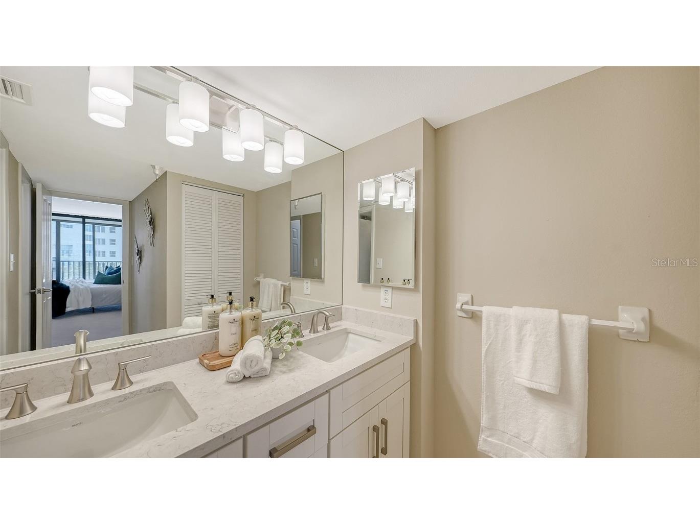 11 Sunset Drive #303 Sarasota FL 34236 A4642099 image32