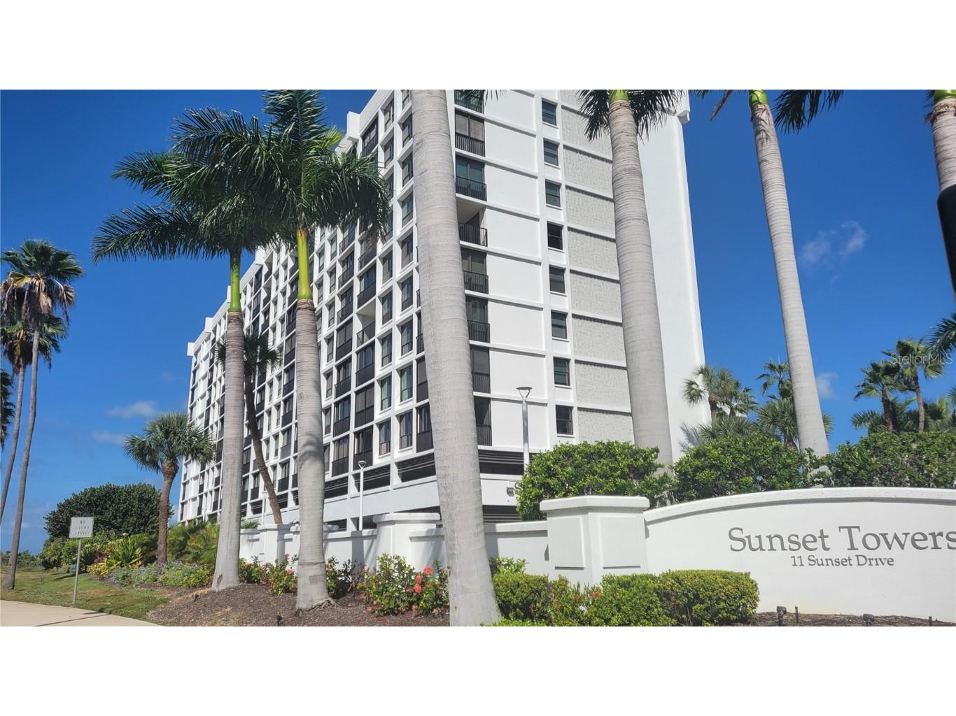 11 Sunset Drive #304 Sarasota FL 34236 - SARASOTA BAY A4667216 image1