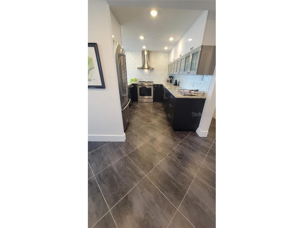 11 Sunset Drive #304 Sarasota FL 34236 - SARASOTA BAY A4667216 image3