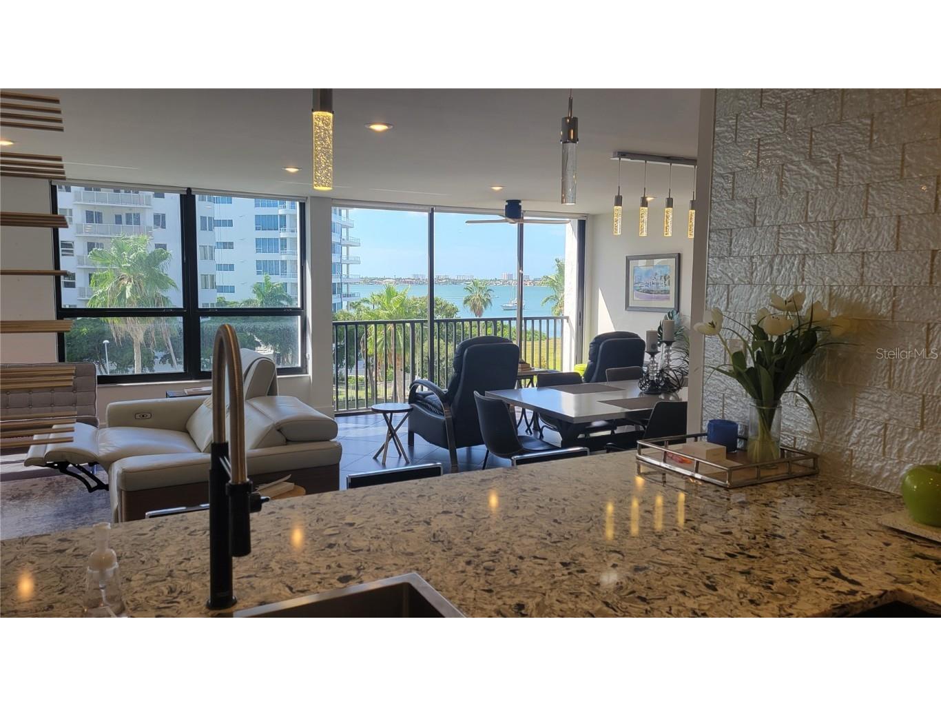 11 Sunset Drive #304 Sarasota FL 34236 - SARASOTA BAY A4667216 image8