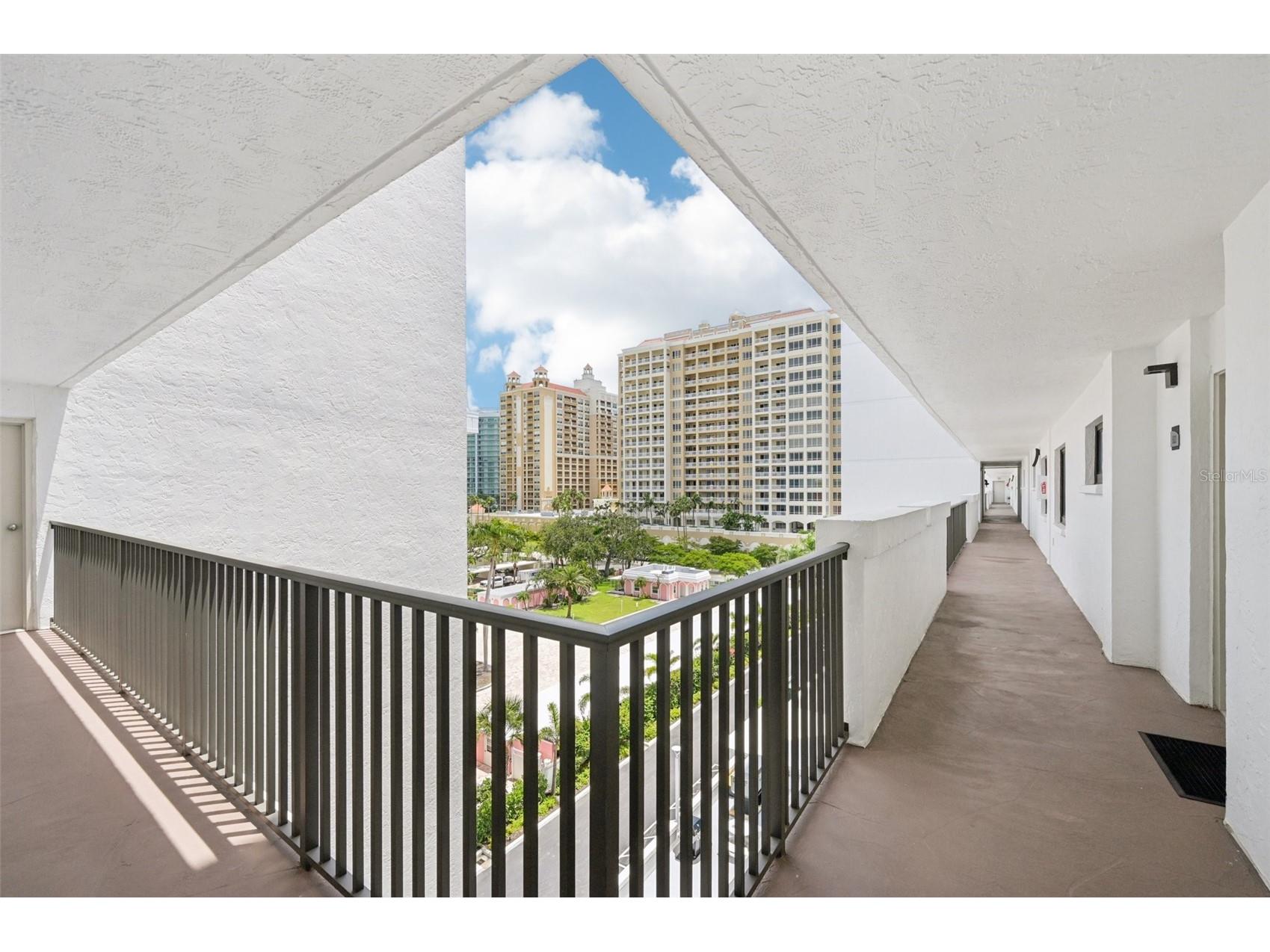 11 Sunset Drive #502 Sarasota FL 34236 - SARASOTA BAY A4680726 image13