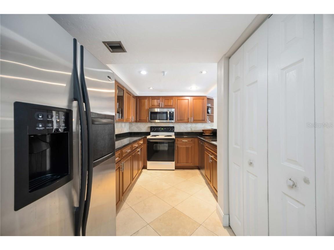 11 Sunset Drive #505 Sarasota FL 34236 A4660398 image26