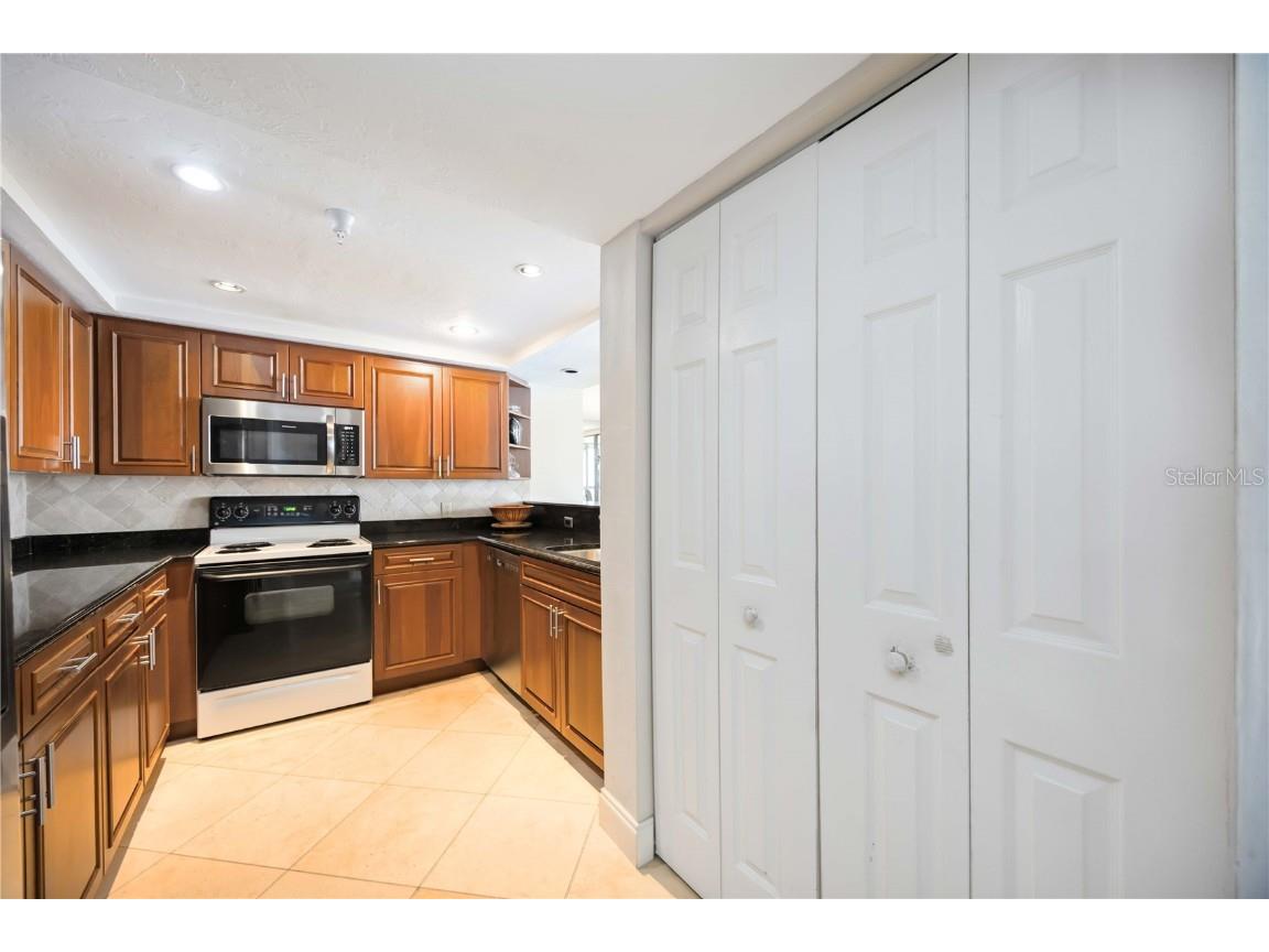 11 Sunset Drive #505 Sarasota FL 34236 A4660398 image28