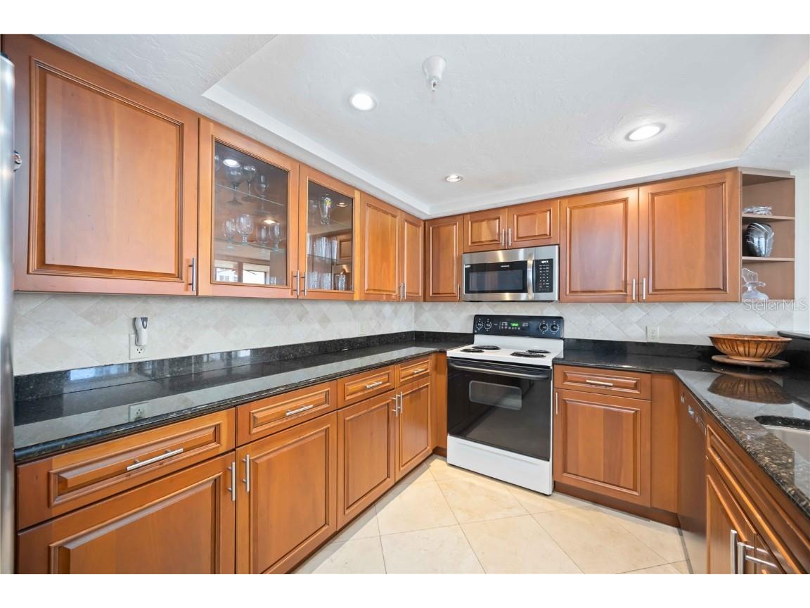 11 Sunset Drive #505 Sarasota FL 34236 A4666984 image22