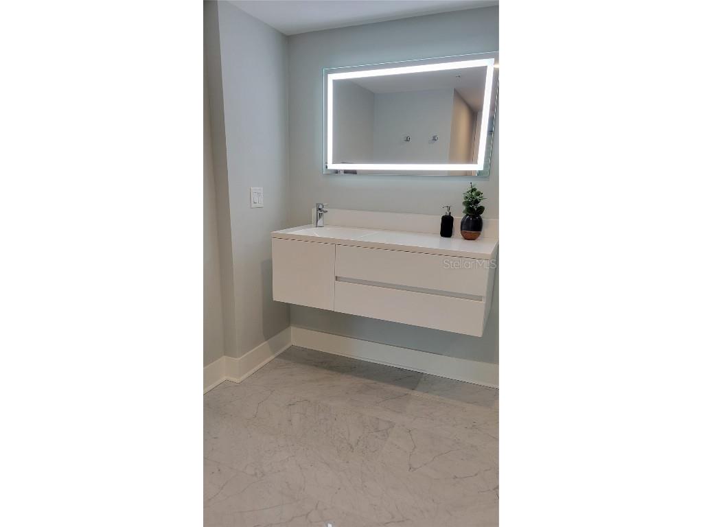 11 Sunset Drive #704 Sarasota FL 34236 - SARASOTA BAY A4653789 image16