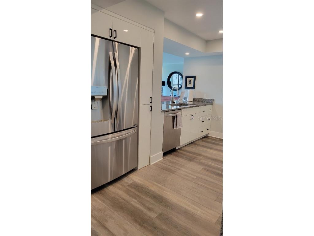 11 Sunset Drive #704 Sarasota FL 34236 - SARASOTA BAY A4653789 image4