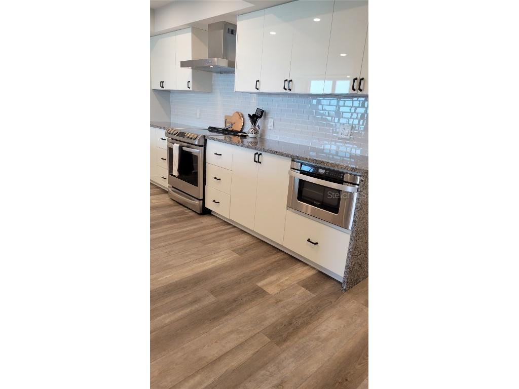 11 Sunset Drive #704 Sarasota FL 34236 - SARASOTA BAY A4653789 image5