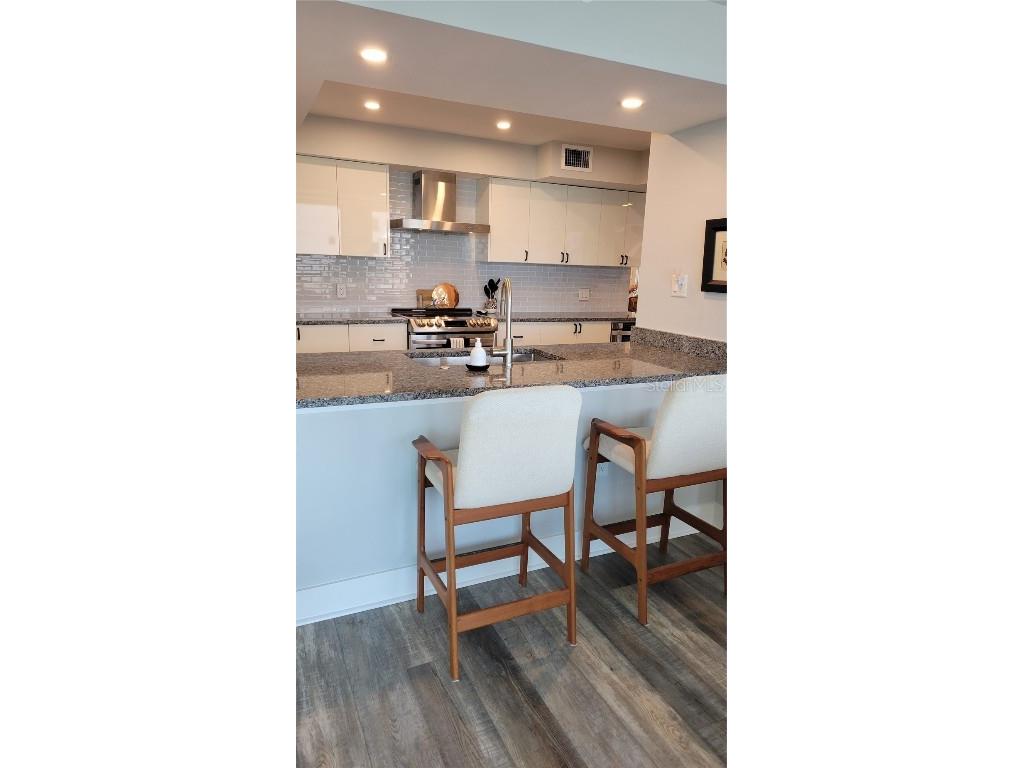 11 Sunset Drive #704 Sarasota FL 34236 - SARASOTA BAY A4653789 image6