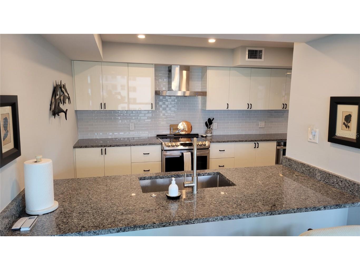 11 Sunset Drive #704 Sarasota FL 34236 - SARASOTA BAY A4653789 image7