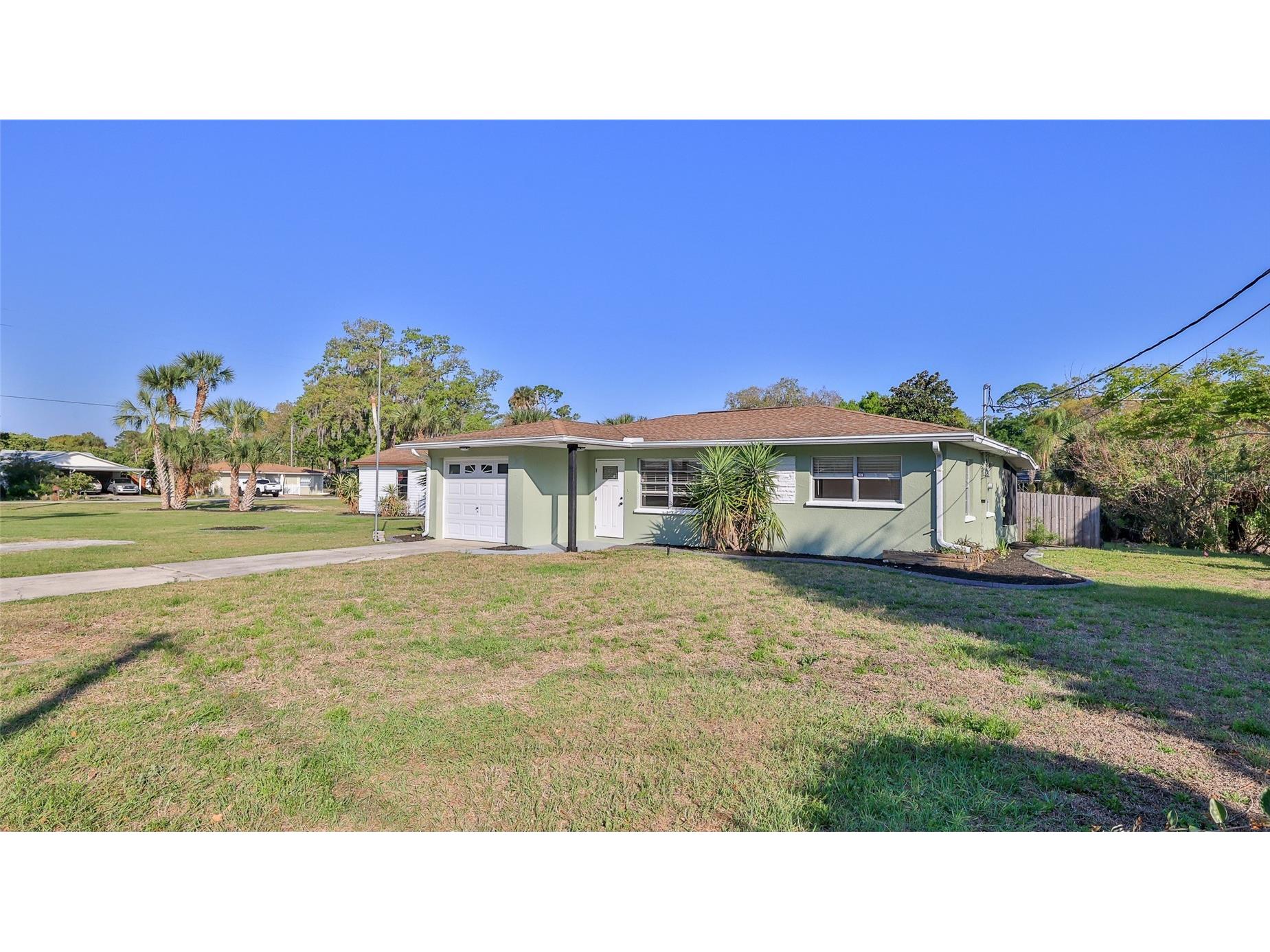 11 Swan Avenue New Smyrna Beach FL 32168 NS1087770 image2