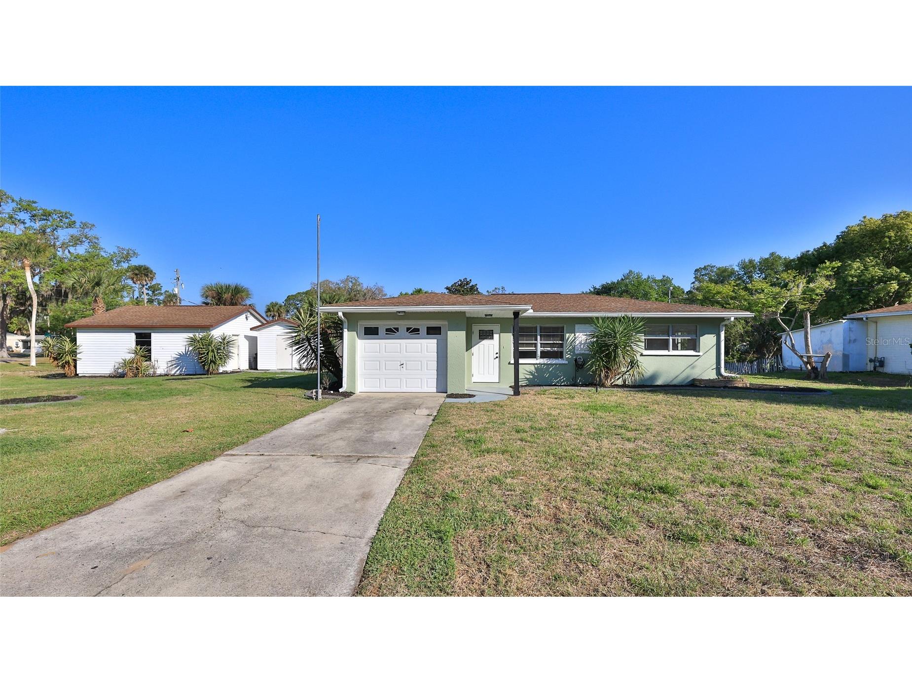 11 Swan Avenue New Smyrna Beach FL 32168 NS1087770 image3