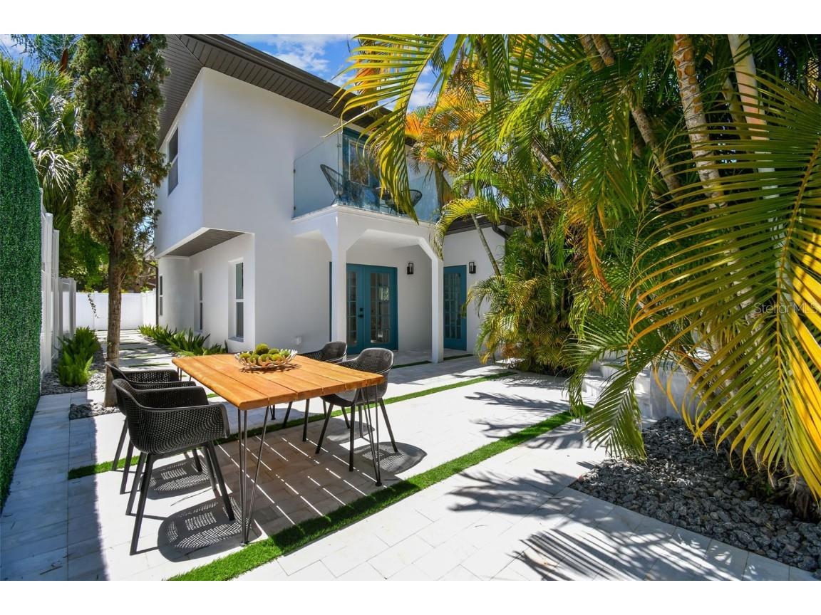 110 28th Avenue N #B Saint Petersburg FL 33704 TB8449770 image2