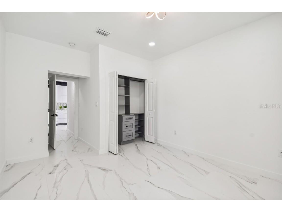 110 28th Avenue N #B Saint Petersburg FL 33704 TB8449770 image29