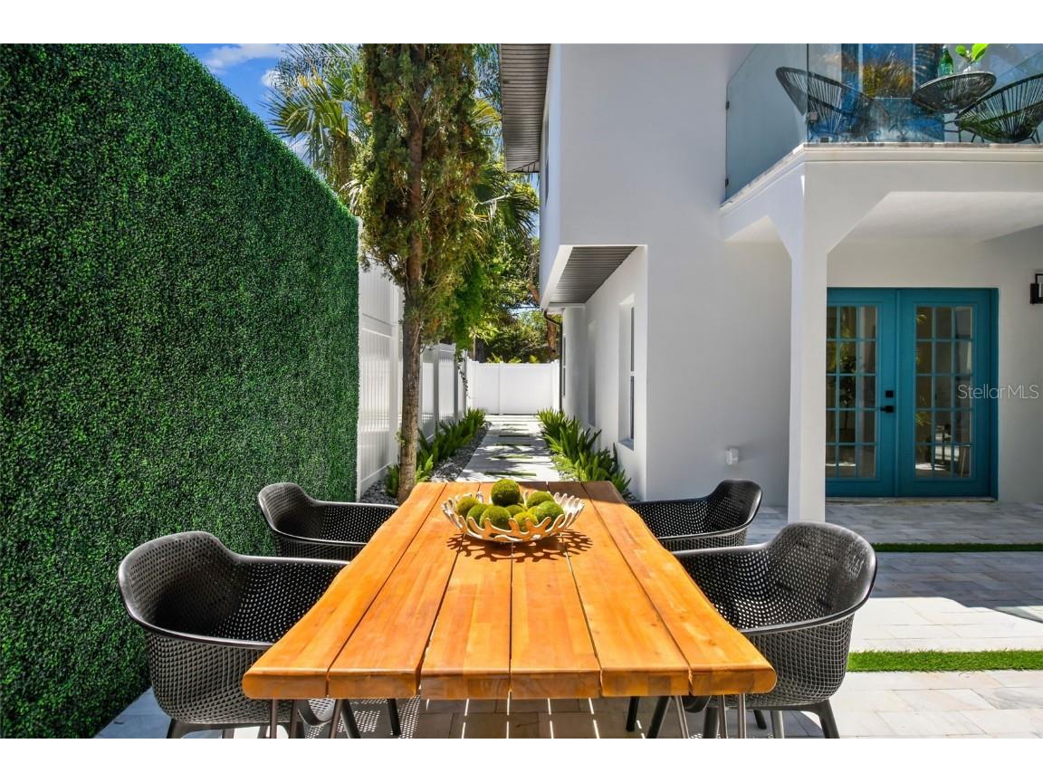 110 28th Avenue N #B Saint Petersburg FL 33704 TB8449770 image3