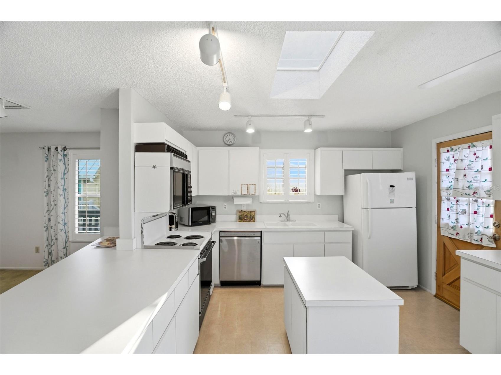 110 Georgia Ave. Avenue Crystal Beach FL 34681 TB8508271 image18