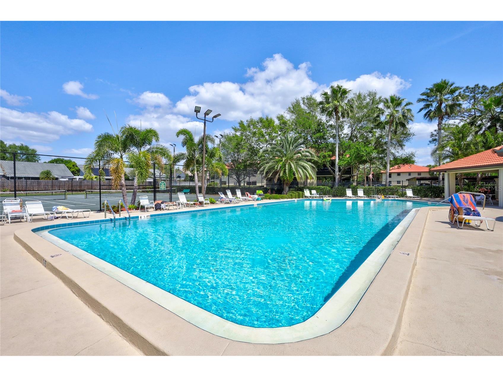 110 Hammock Pine Boulevard Clearwater FL 33761 TB8475625 image2