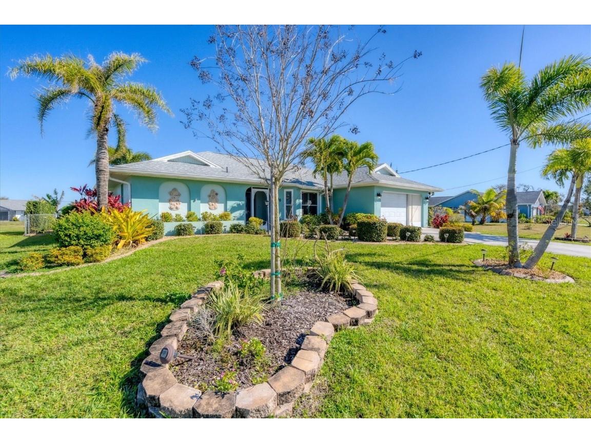 110 Mark Twain Lane Rotonda West FL 33947 - PEBBLE LBEACH CREEK C7488680 image1