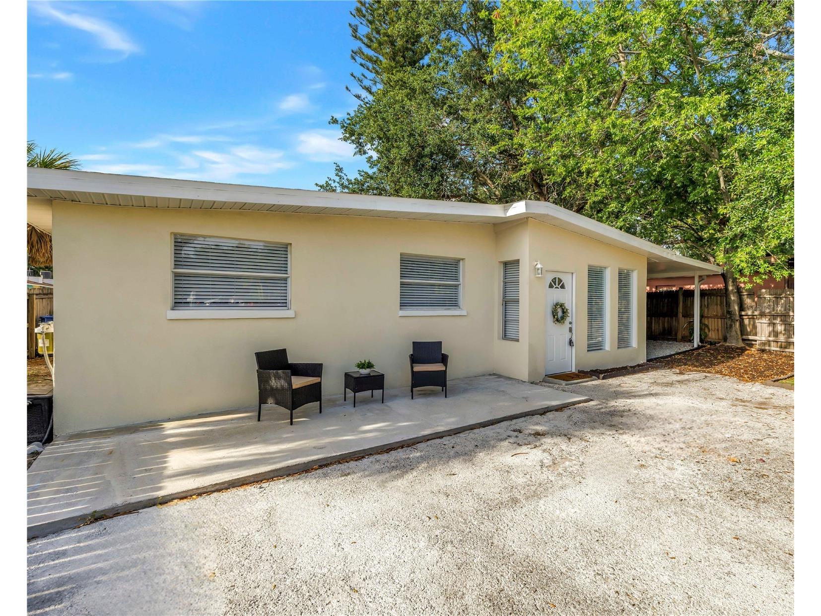 110 NE Monroe Circle N #1 Saint Petersburg FL 33702 TB8502383 image1