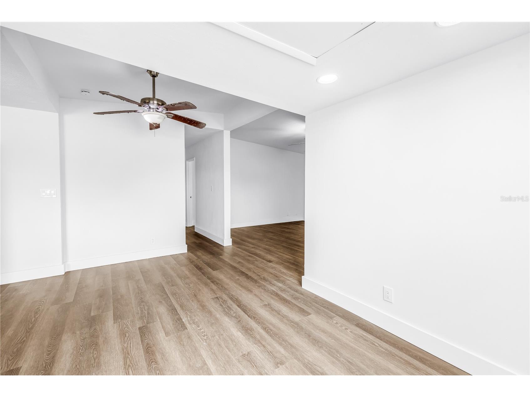110 NE Monroe Circle N #1 Saint Petersburg FL 33702 TB8502383 image11