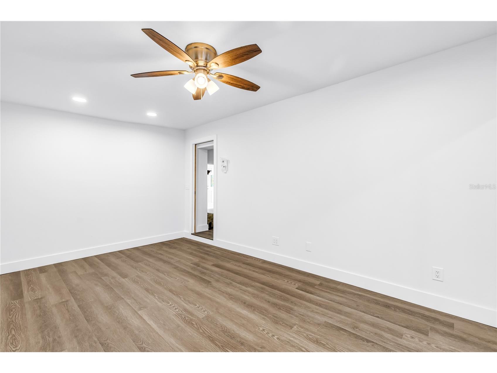 110 NE Monroe Circle N #1 Saint Petersburg FL 33702 TB8502383 image18
