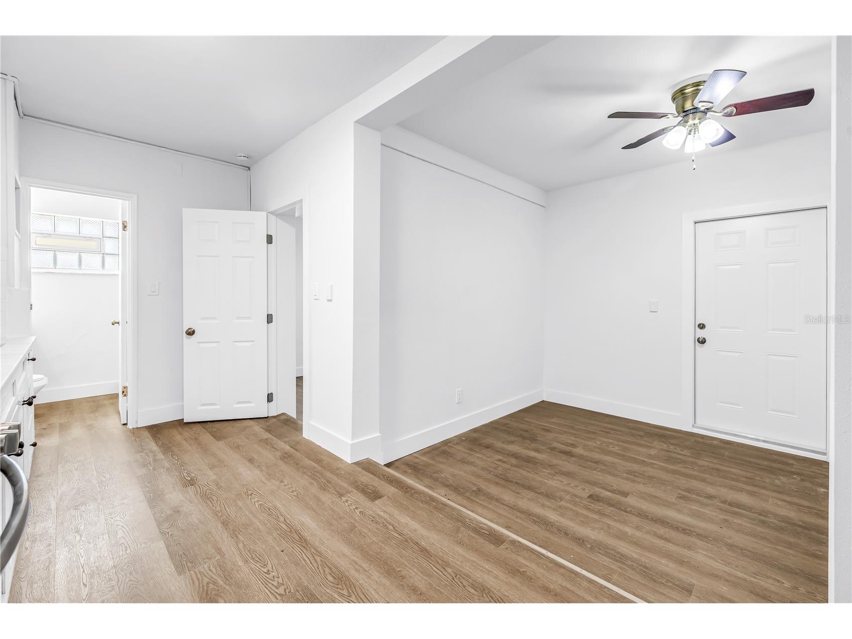 110 NE Monroe Circle N #1 Saint Petersburg FL 33702 TB8502383 image26