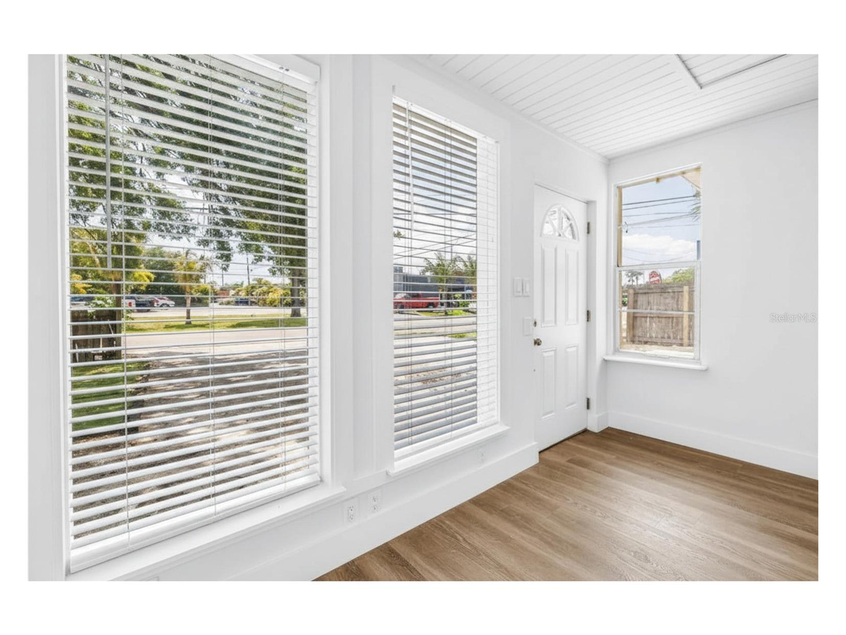 110 NE Monroe Circle N #1 Saint Petersburg FL 33702 TB8502383 image3