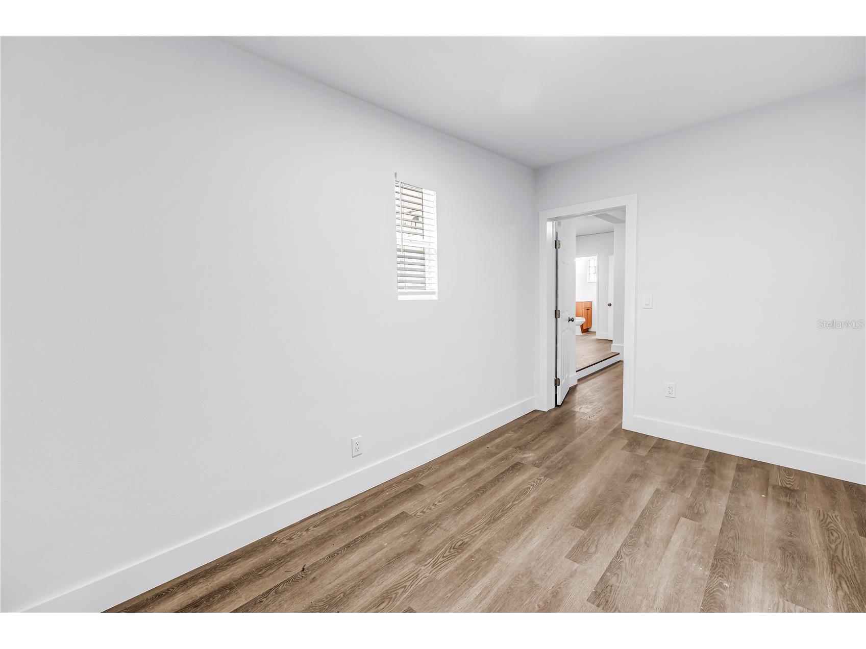 110 NE Monroe Circle N #1 Saint Petersburg FL 33702 TB8502383 image32
