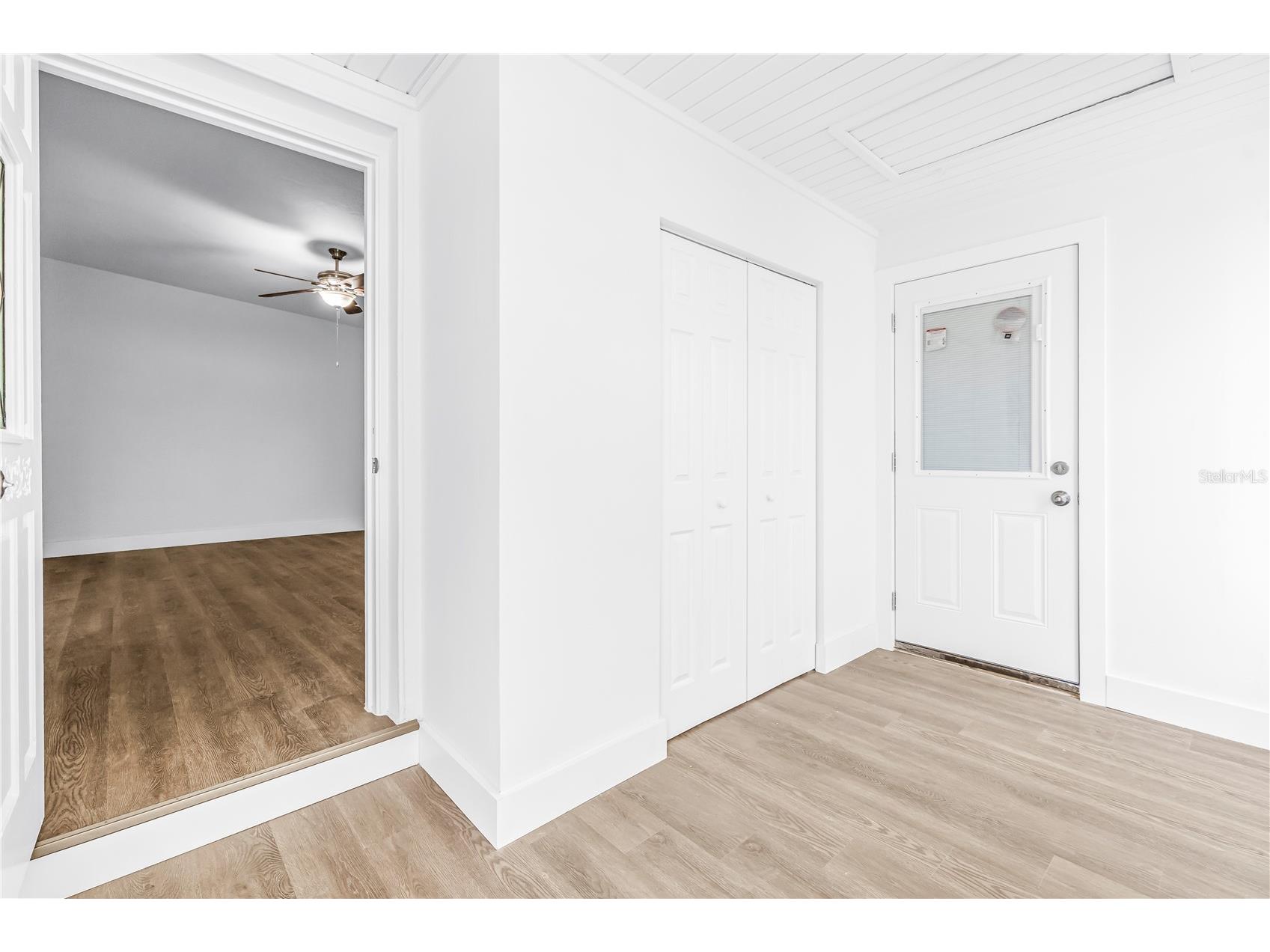 110 NE Monroe Circle N #1 Saint Petersburg FL 33702 TB8502383 image4