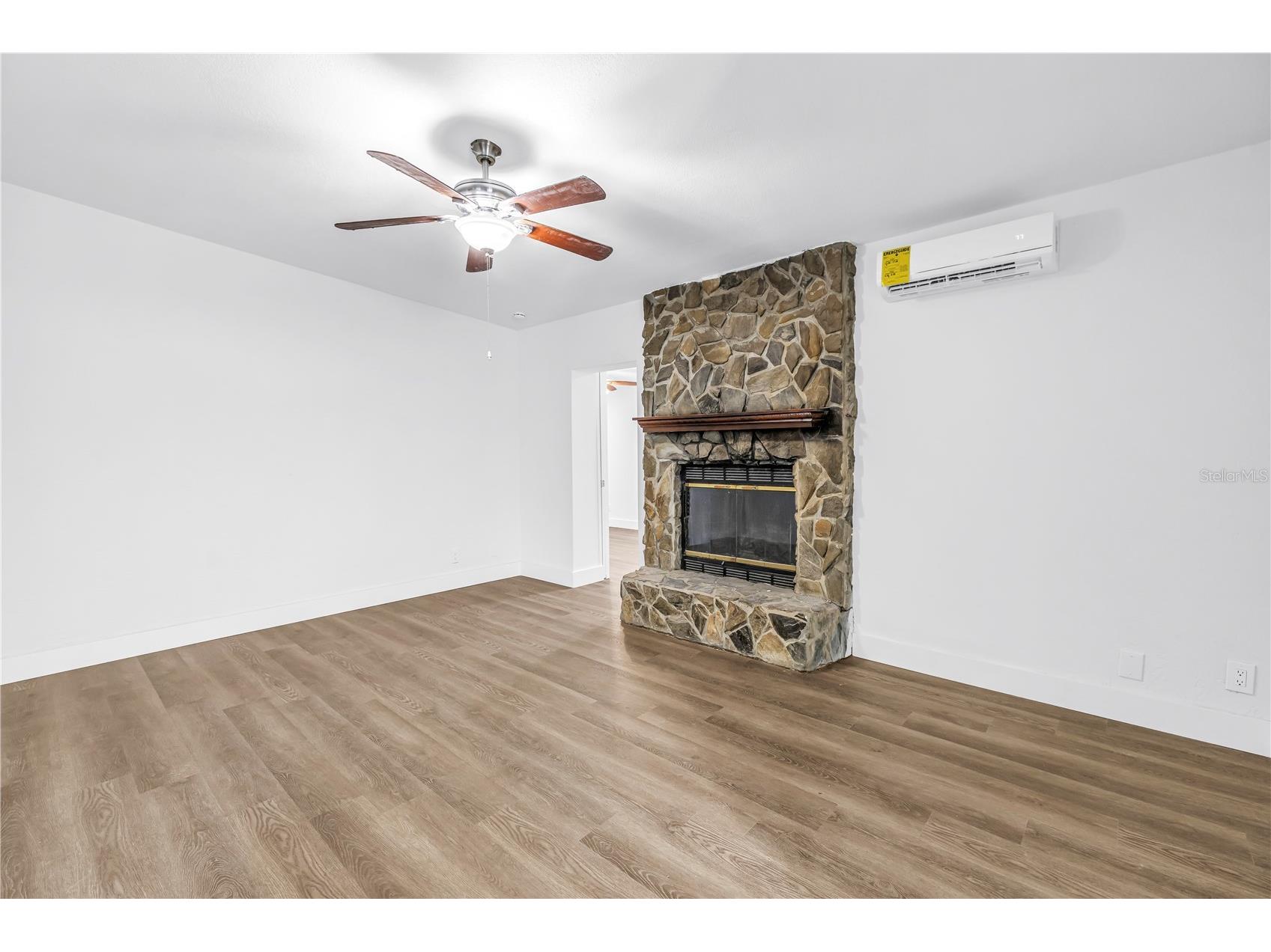 110 NE Monroe Circle N #1 Saint Petersburg FL 33702 TB8502383 image6