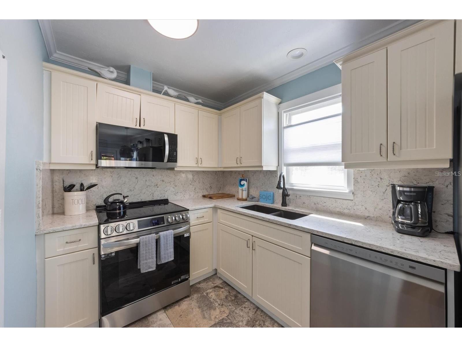 110 Oak Avenue #A Anna Maria FL 34216 A4678588 image16