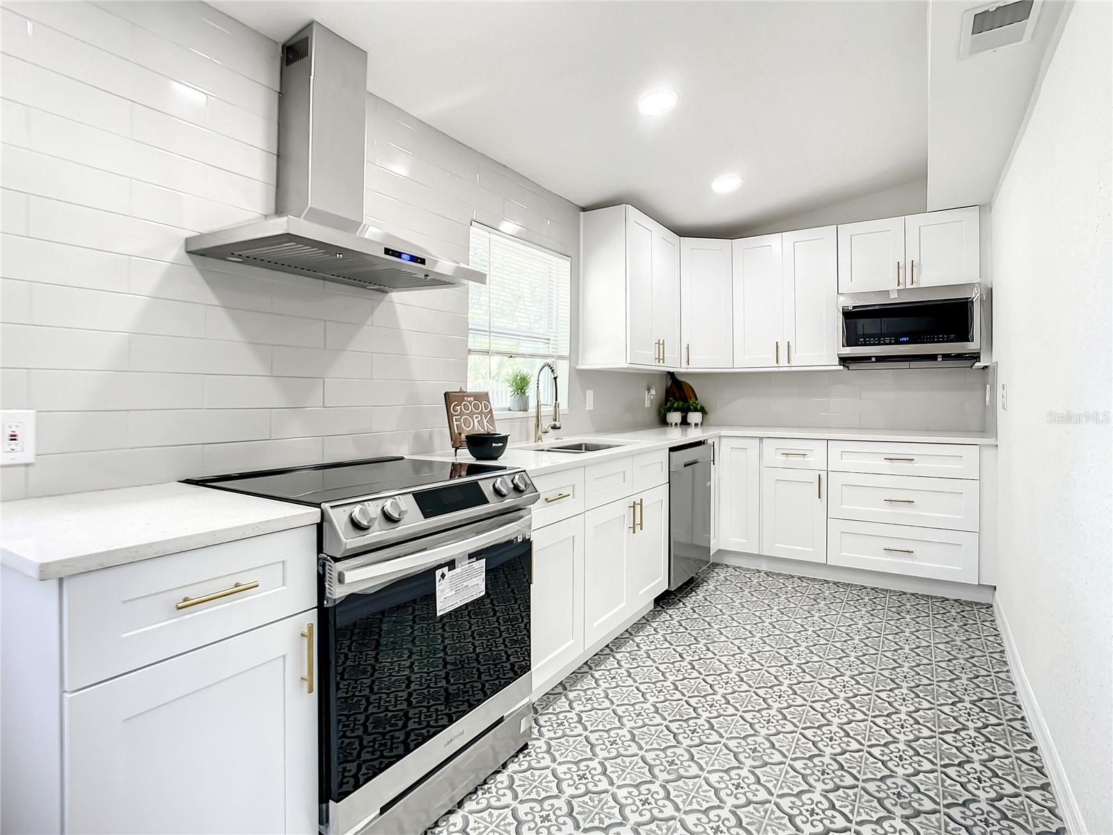 110 Palm Place Daytona Beach FL 32114 O6399947 image6