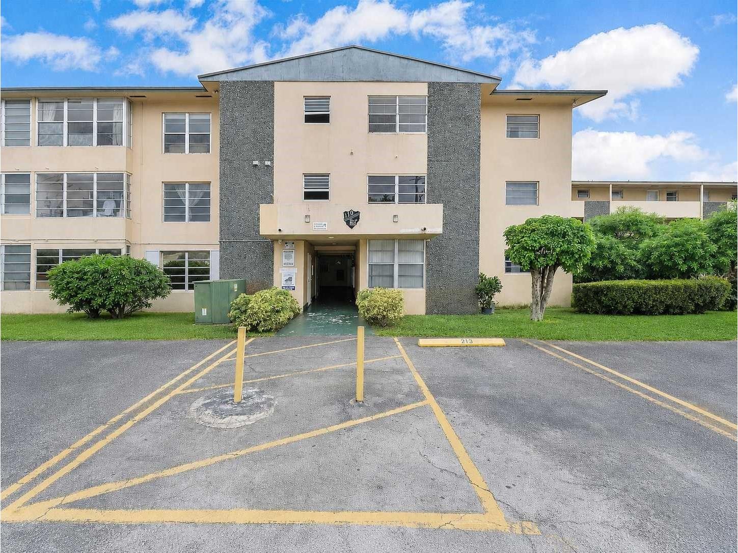 110 Royal Palm Road #208 Hialeah Gardens FL 33016 GC541833 image2